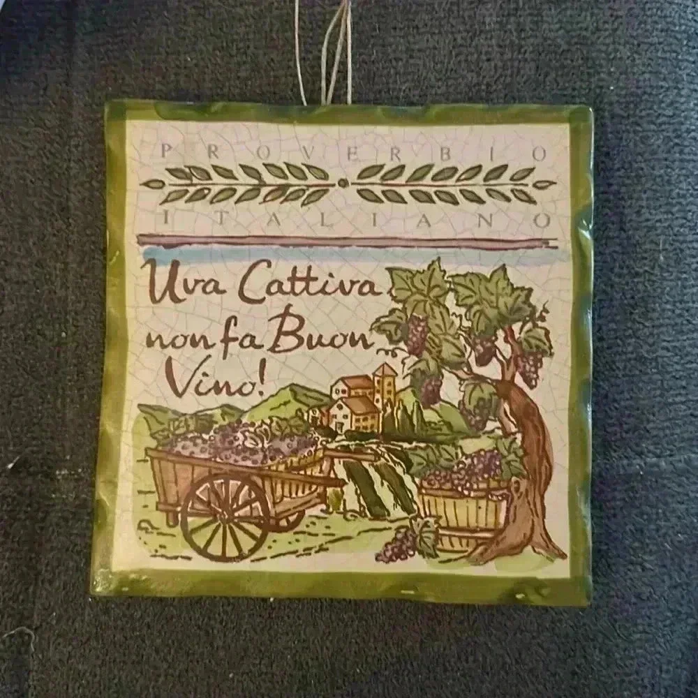 Italian Hanging Tile Decoration - Wine-Themed Rustic Proverb Plaque